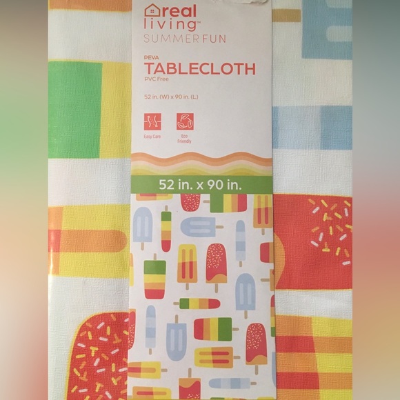 Springtime table cloth/towels - Picture 1 of 4